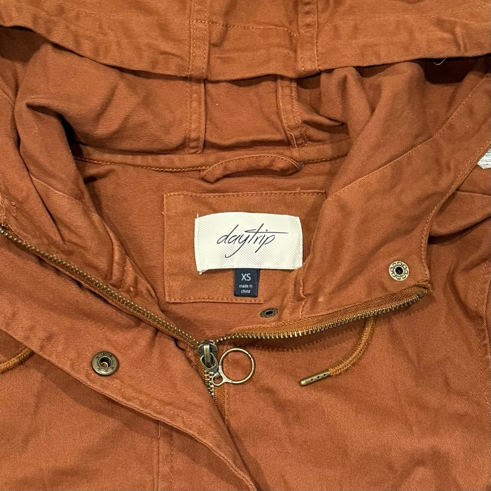Daytrip Women’s Brown Full Zip Lightweight Hooded Utility Jacket Size XS - Picture 2 of 4
